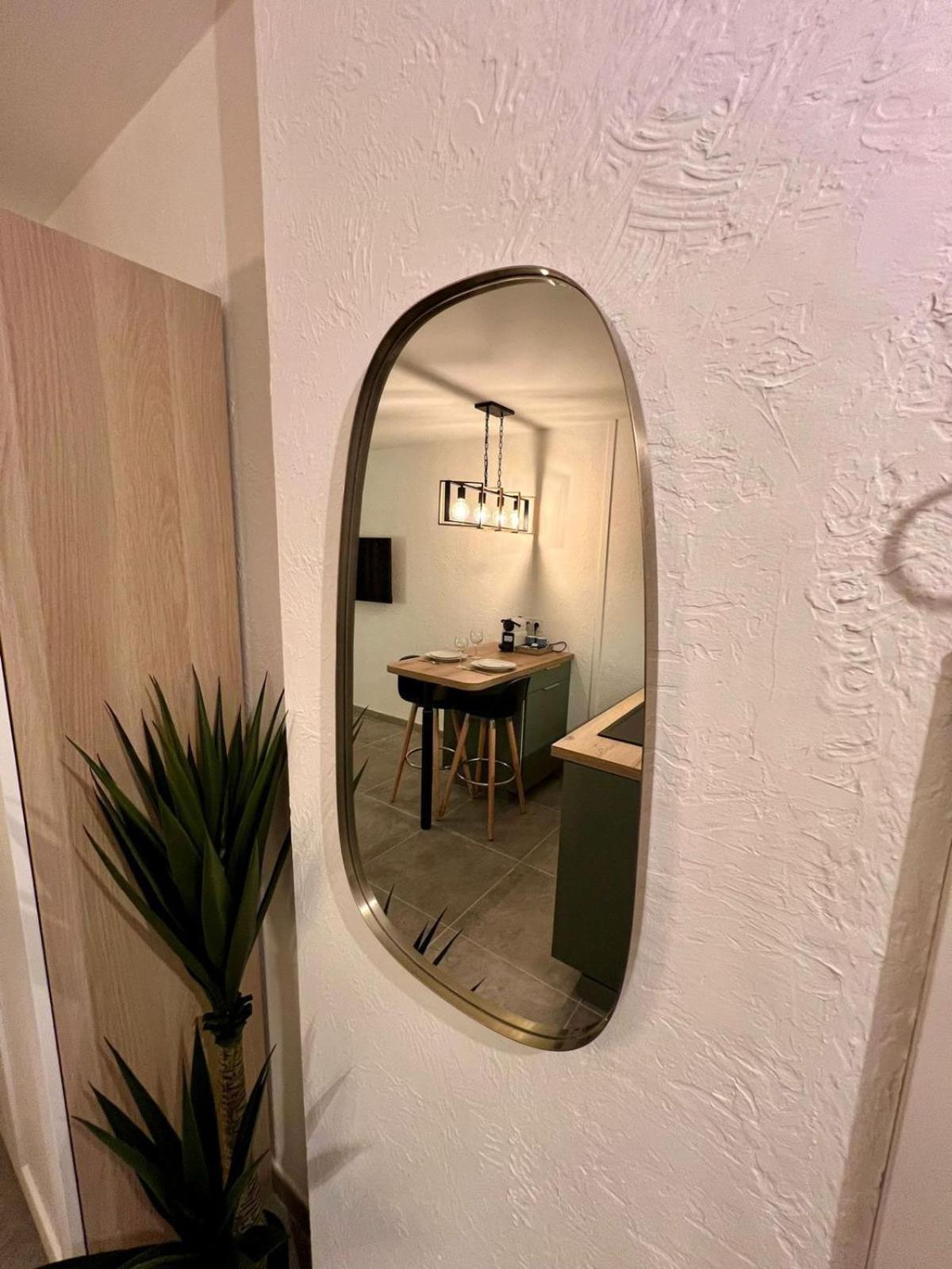 Studio Climatise, Cosy Et Calme Au Centre Ville Antibes Esterno foto