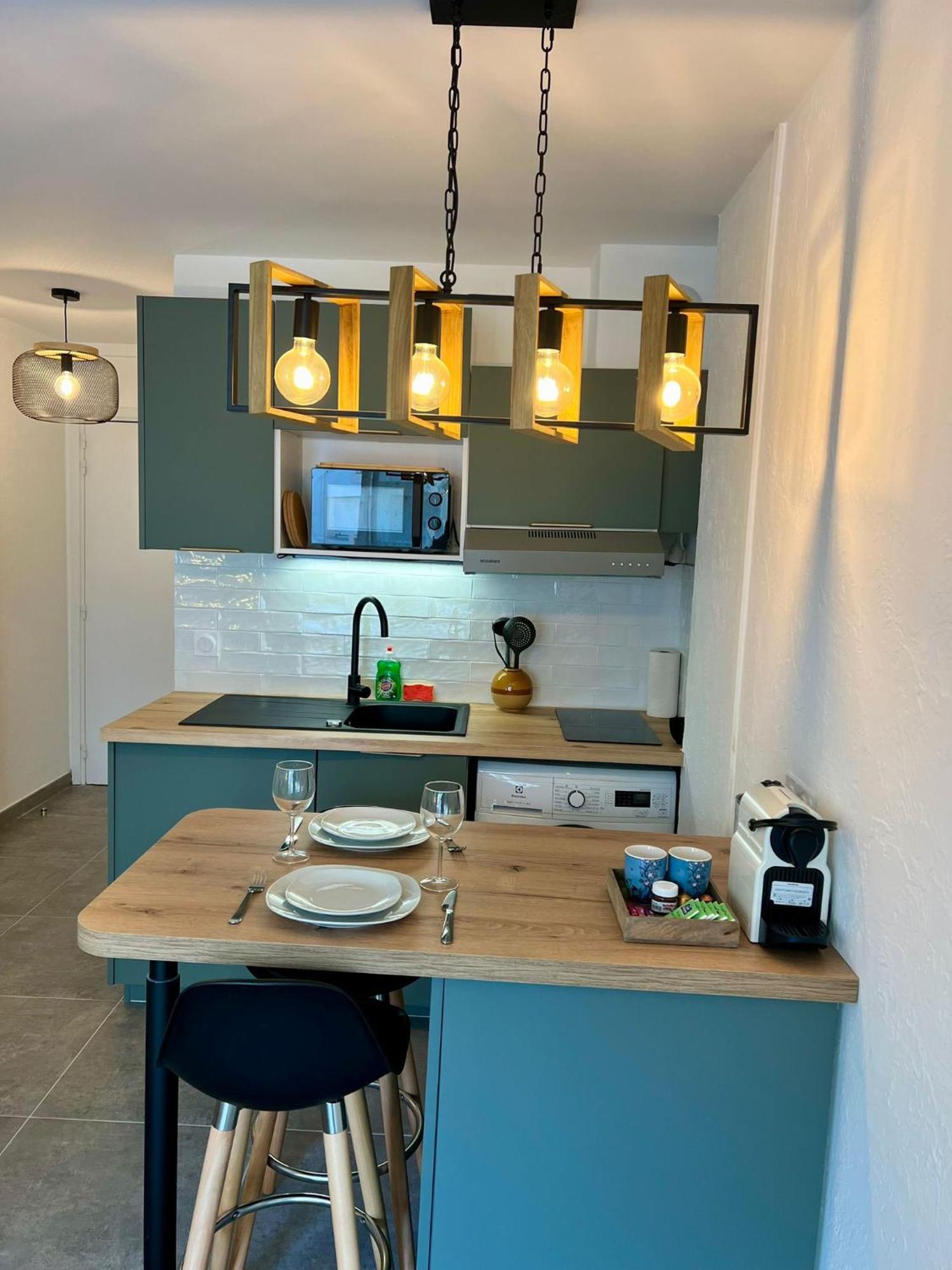 Studio Climatise, Cosy Et Calme Au Centre Ville Antibes Esterno foto