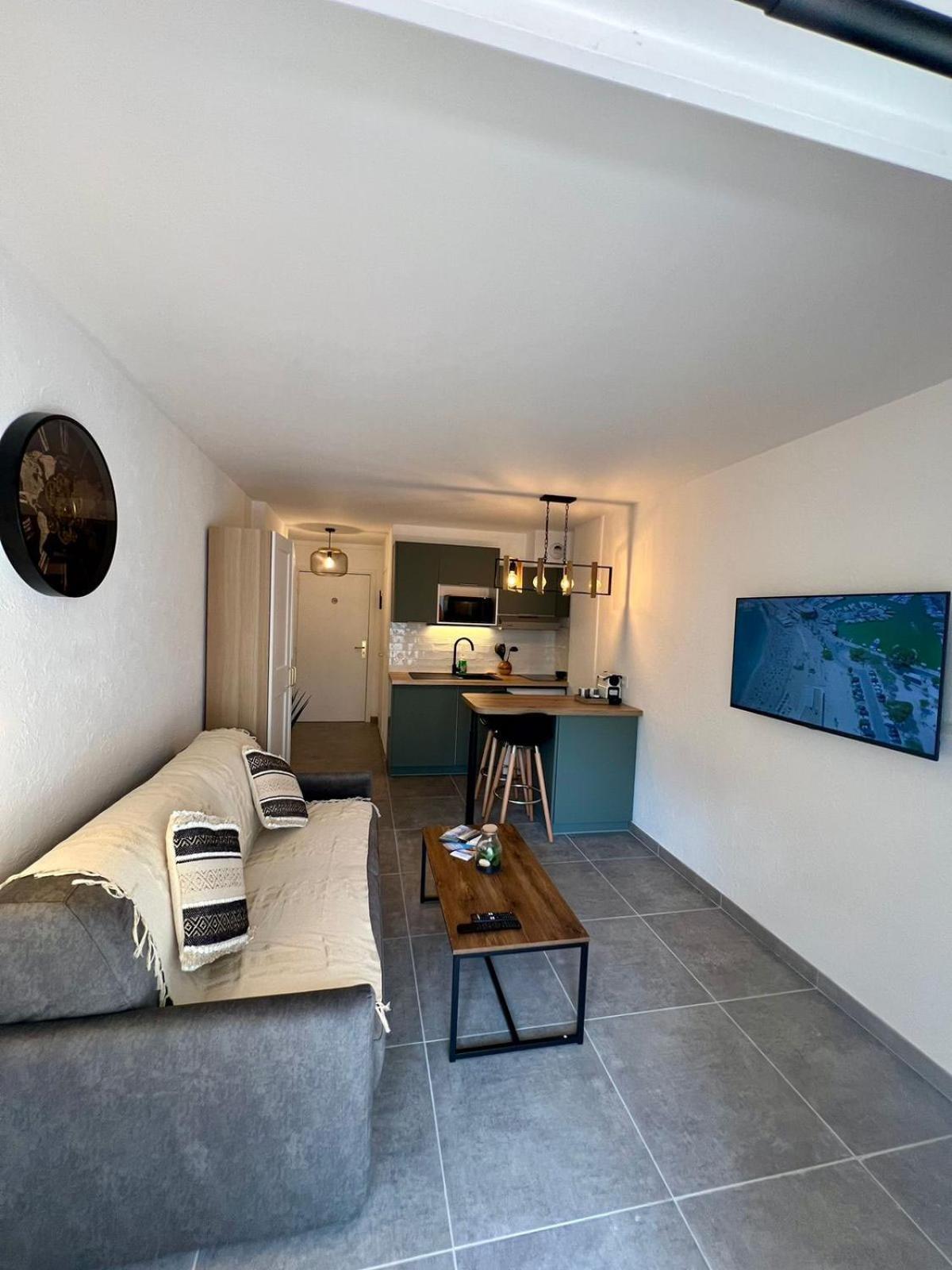 Studio Climatise, Cosy Et Calme Au Centre Ville Antibes Esterno foto