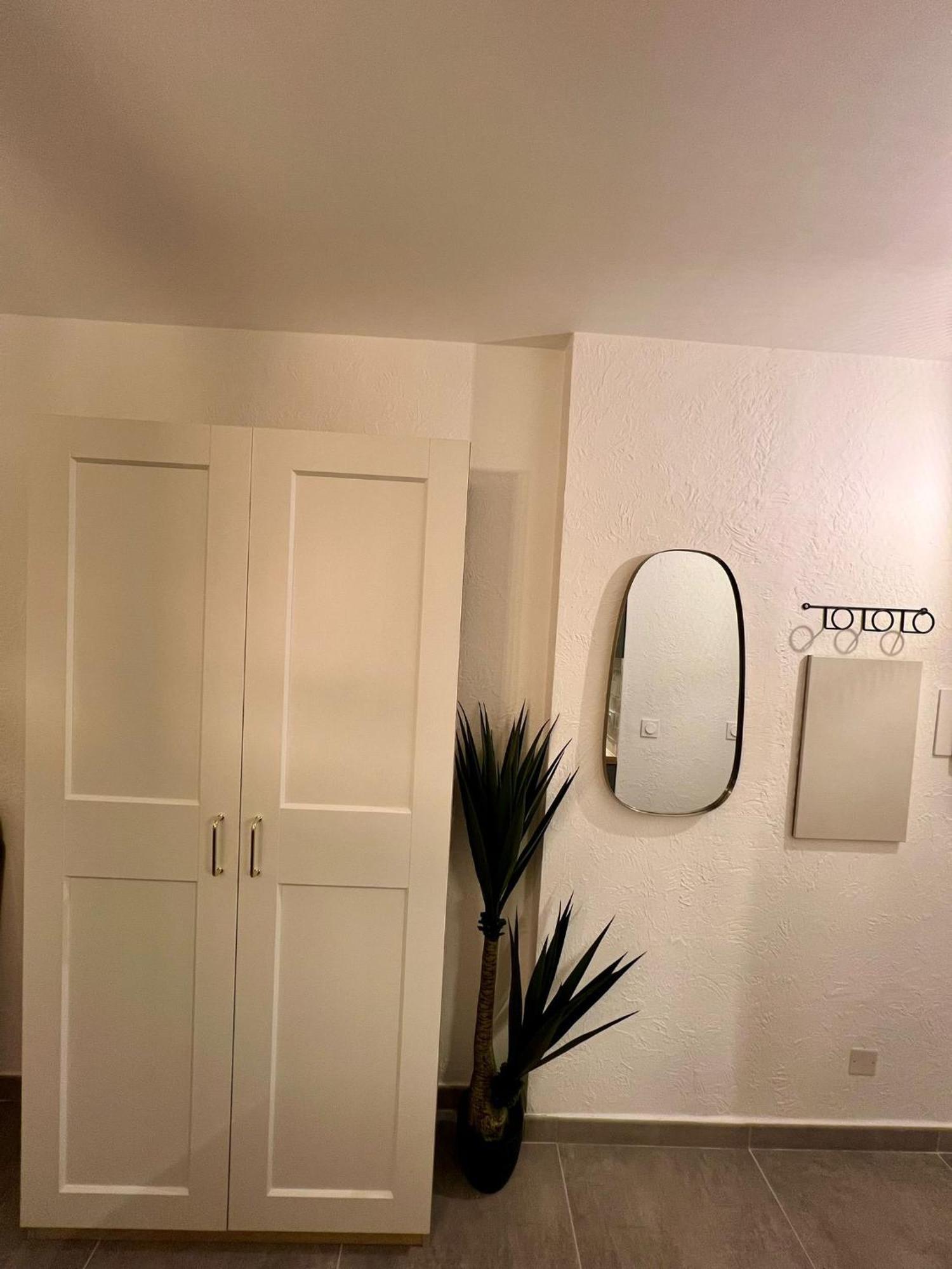 Studio Climatise, Cosy Et Calme Au Centre Ville Antibes Esterno foto