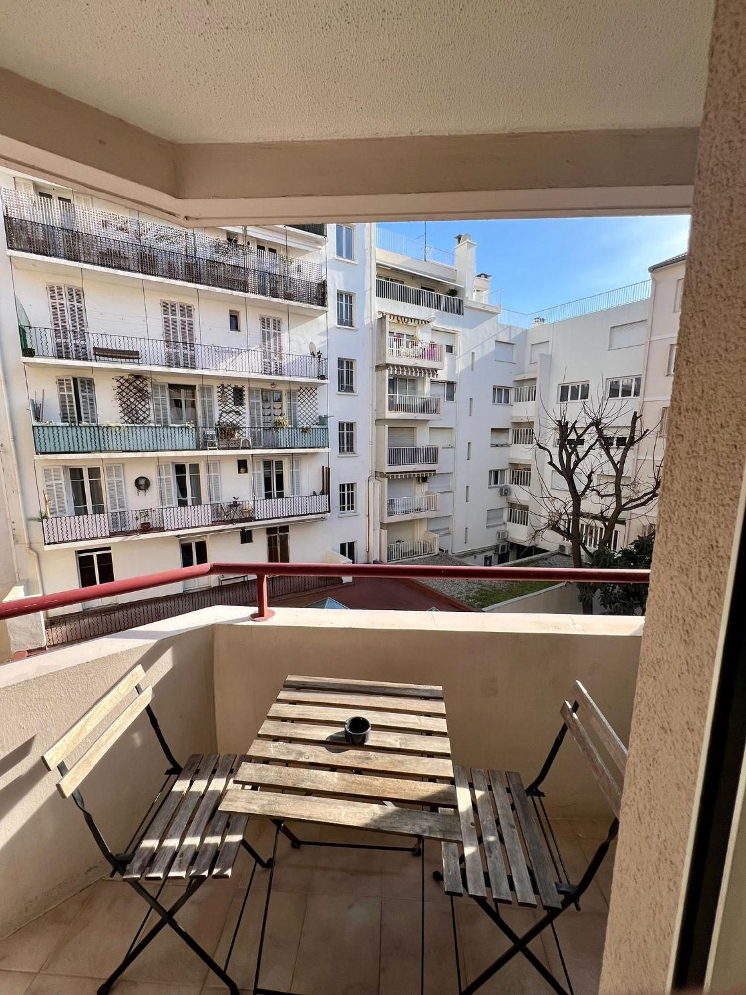 Studio Climatise, Cosy Et Calme Au Centre Ville Antibes Esterno foto