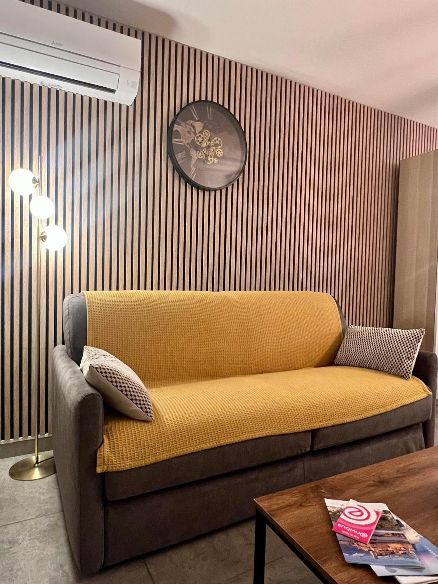 Studio Climatise, Cosy Et Calme Au Centre Ville Antibes Esterno foto